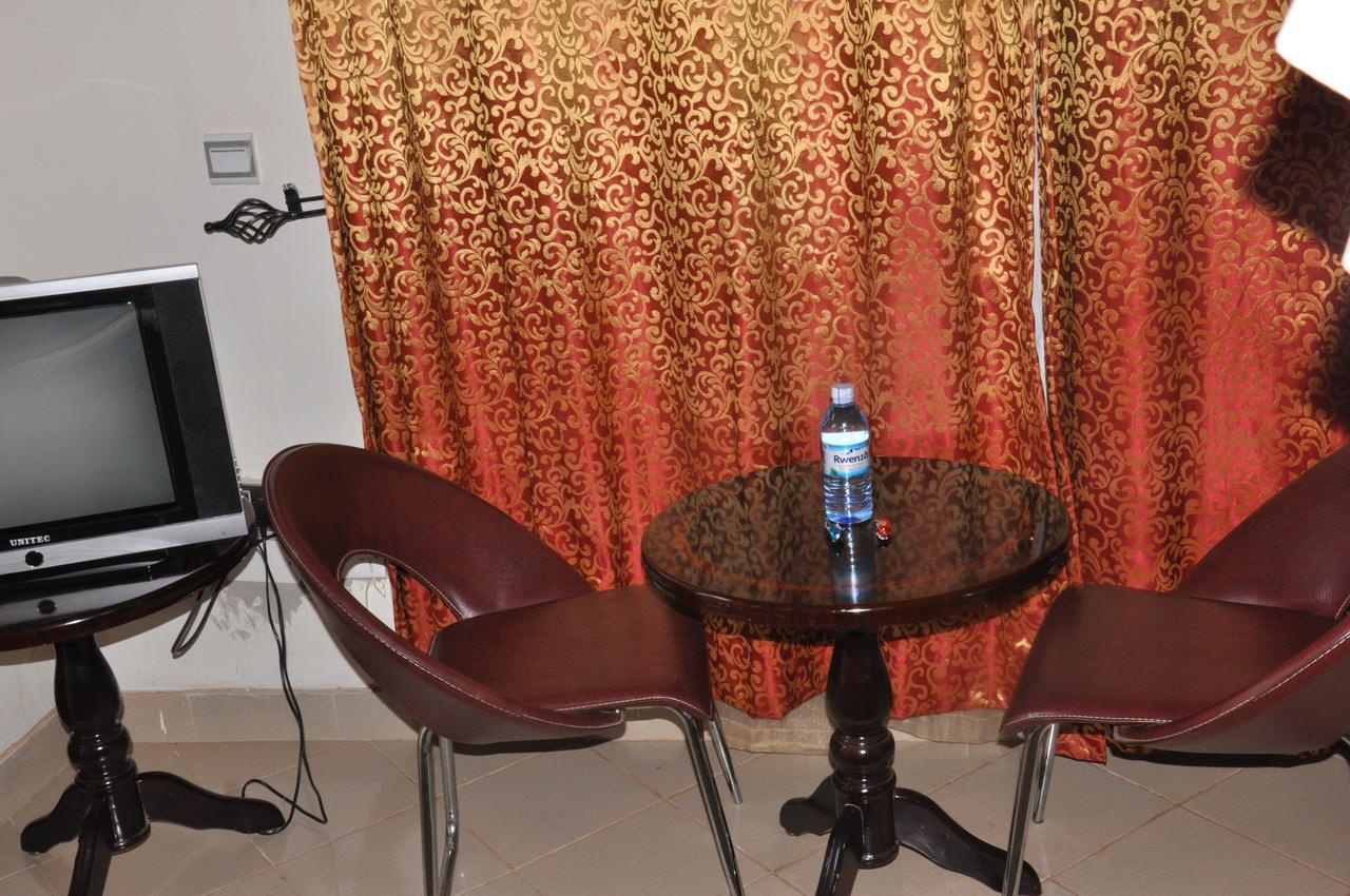 Cepha'S Inn Kabale Buitenkant foto